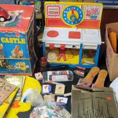 Sale Photo Thumbnail #101: Vintage Toys