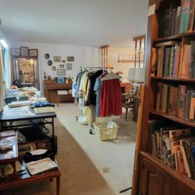 Sale Photo Thumbnail #3: Main living area