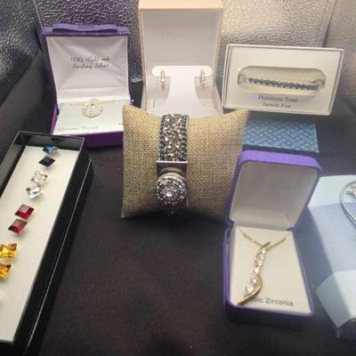 Earrings, Bracelet & Necklaces 