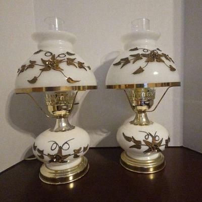 Vintage Milk Glass 3-way Gone With The Wind Lamps