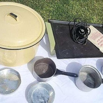 Vintage Cookware, Griddle, Large & Small Pots