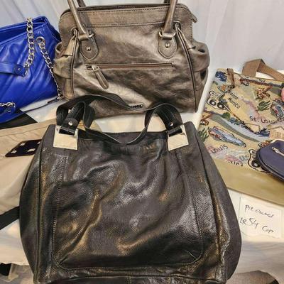 Handbags & Coin Purses 