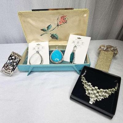 Jewelry Box, Pendants Necklace & Bracelets 