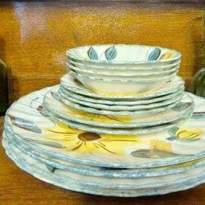 Blue Ridge Hand Painted Underglaze Southern Potteries Dishes And 2 Green Vases