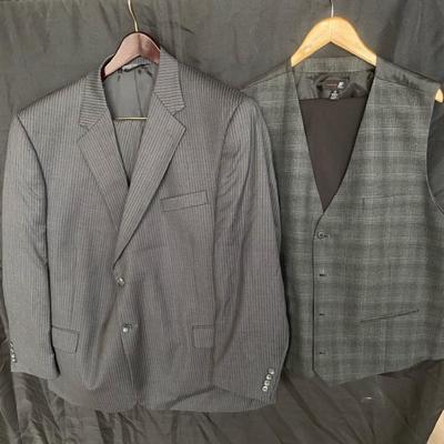 Jeffrey Banks Pin Striped Suit 48, J.Farrar Vest & Black Pants XXL/48