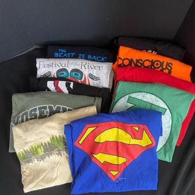 Mixture Of Graphic XXL T-Shirts: Superman, DC Comics & More