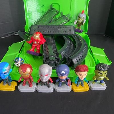 Marvel Avengers Figures & Power Rippers Battle Race Track