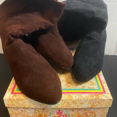 Two Pairs Size 5 Clicks Classics Suede Boots In Brown & Black