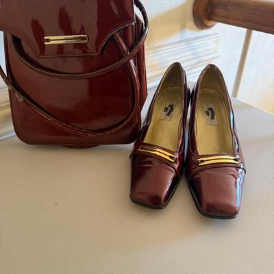 Lot 529: Women’s Something Else Shoes Size 8.5-9