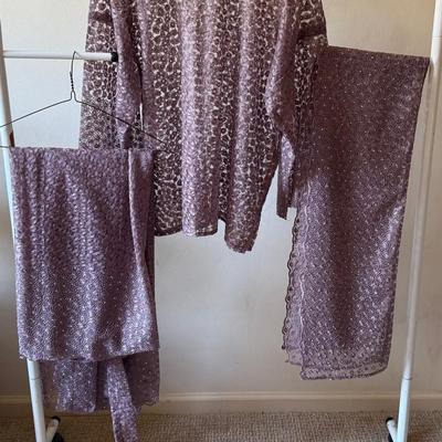 Lot 453: Lilac Beaded 3-Piece Set – Drop Sleeve Top, Head Scarf & Wrap Skirt – Size M/L