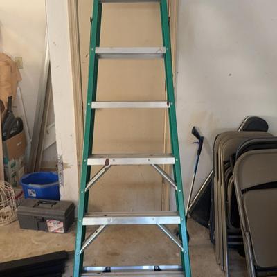 Lot 536: Werner 8’ 225lb Ladder