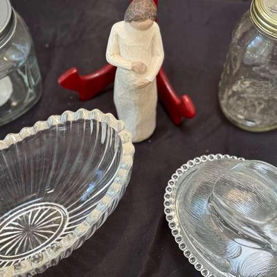 K118:  Vintage Clear Glass Bunny Rabbit Covered Dish with Beaded Rim, Willow Tree “Cherish”