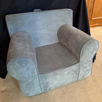 Lot 406: Children’s Upholstered Armchair – Gray Fabric