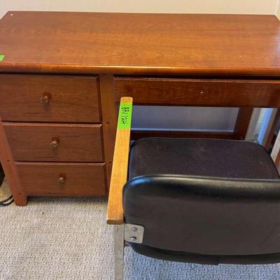 Lot 124:  Vintage Thomasville 2-Piece Wooden Desk with Drawer Storage