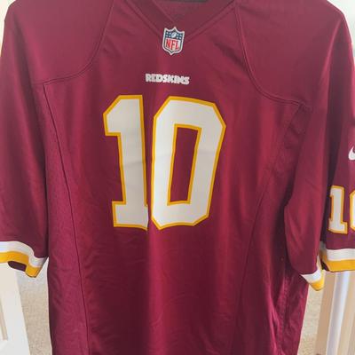 Lot 523: Nike RGIII Jersey