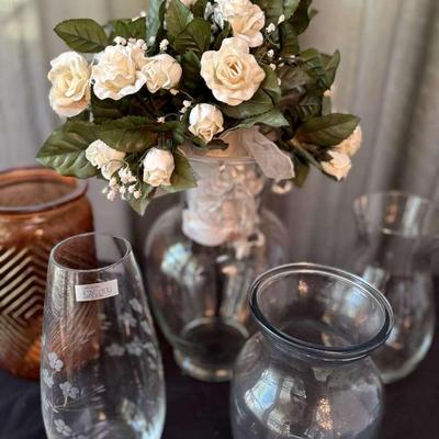 Lot 106: Floral Arrangement, Toscany Vase And Others 