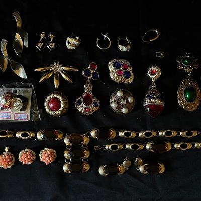 Lot 304: Mixed Costume Jewelry - Vintage Earrings And More