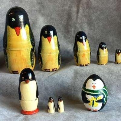 Nesting Penguins 