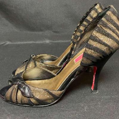 Betsey Johnson Webster Black Gold SZ8