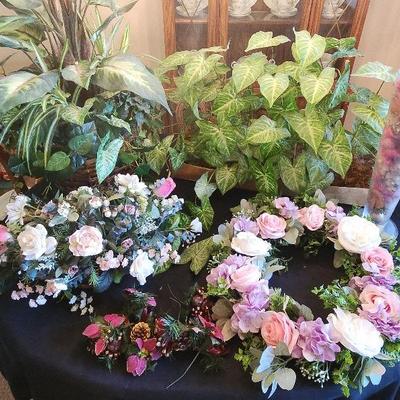 Potted Imitation Plant, Flowered Wreath, Tall Glass Vase, Flower Picks, Vining Plant