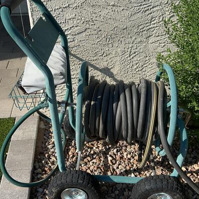 Outdoor Hose Holder And Hose With Cover And Extra Nozzelsn