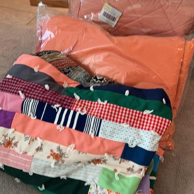 Quilt 2 Sided, Salmon Orange Full Size Quilted Comforter And 2 Pillows.