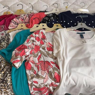 Karen Scott Women’s Shirts Size M/L