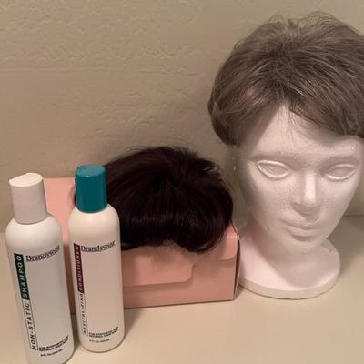 2 Women’s Wigs