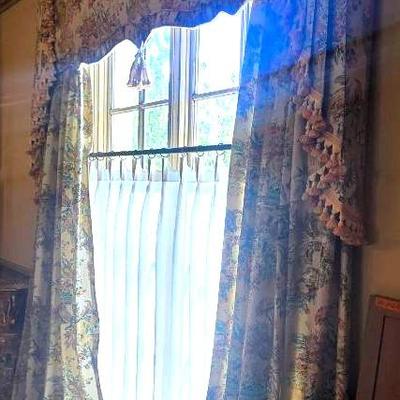 "Leslie Elliot" Custom Window Treatment