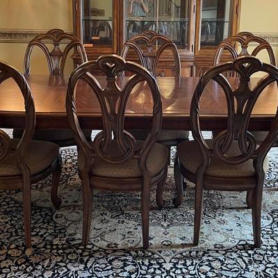 “American Drew” Formal Dining Table and Chairs 