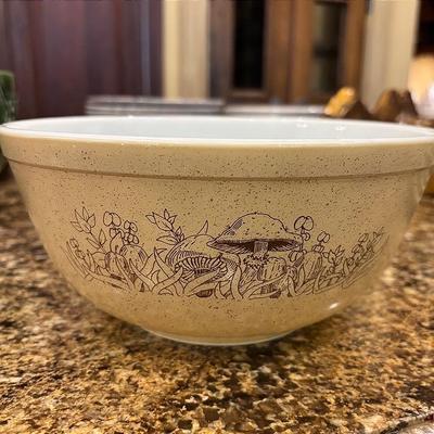 “Pyrex” Mushroom Dish 