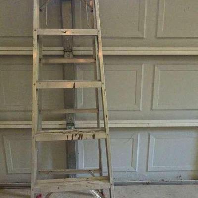 Werner 6 Ft Ladder with Black+Decker Leaf Blower, Battery & Charger
