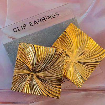 Sale Photo Thumbnail #435