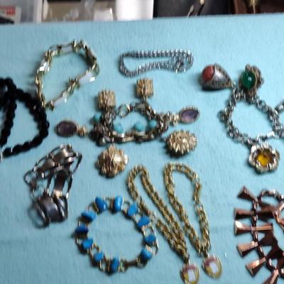 Sale Photo Thumbnail #33