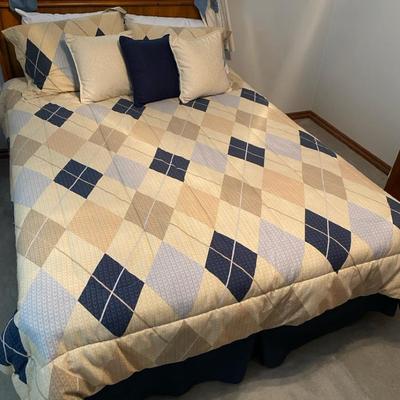 Full Size Blue Bed & Linens 