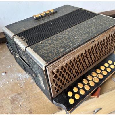 Accordian