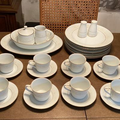 Noritake 'Dearest' China (Serves 8)