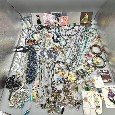 Costume Jewelry Treasures And Holiday Gems 