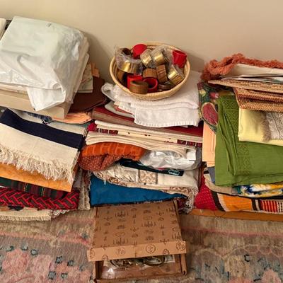 Mystery Dining Table Linen’s 