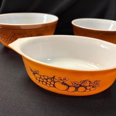 Mixed Lot of Vintage Pyrex Bowls, Bakeware + RRP Robinson Ransbottom Pottery