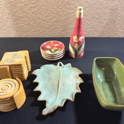 Rustic Look Green & Red Dishware w/ Wooden Coaster Sets