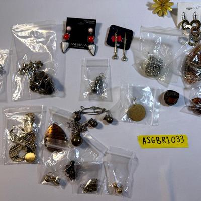 Costume Jewelry Lot 8