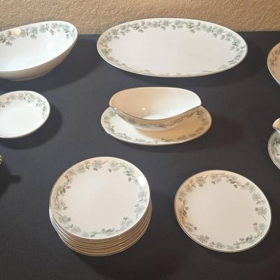  Noritake Pinetta China Dinnerware