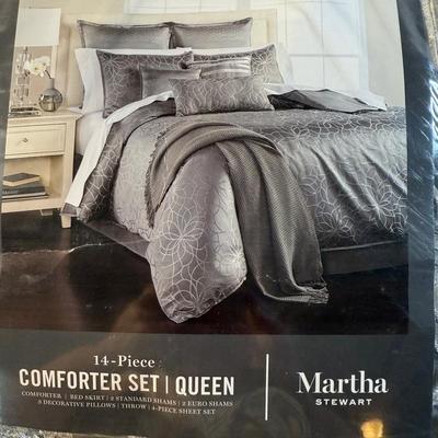 Martha Stewart Queen Comforter Set
