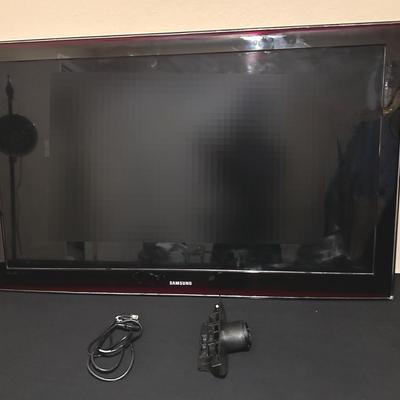 Samsung 52” Flat Screen TV