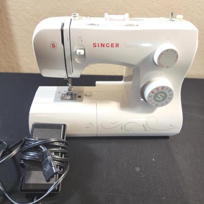 Singer Talent Sewing Machine Model 3323