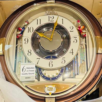 "Trumpeting Angels" Seiko Melodies in Motion Wall Clock