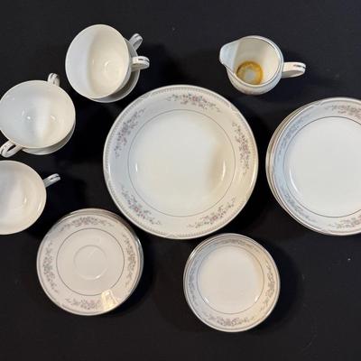 Fine China Rose Briar 2356 Japan (incomplete set)