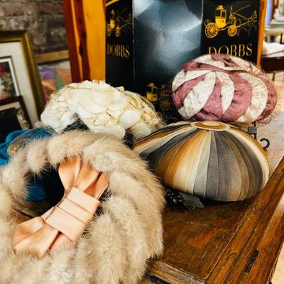 Sale Photo Thumbnail #12: Vintage hats 