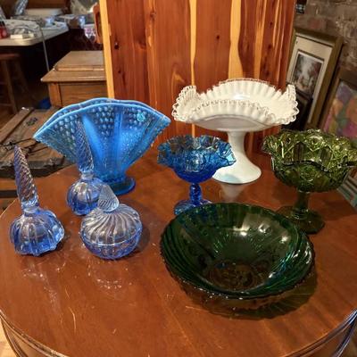 Sale Photo Thumbnail #17: Colored glassware 